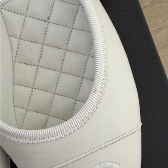 Chanel - Picture 7 of 8